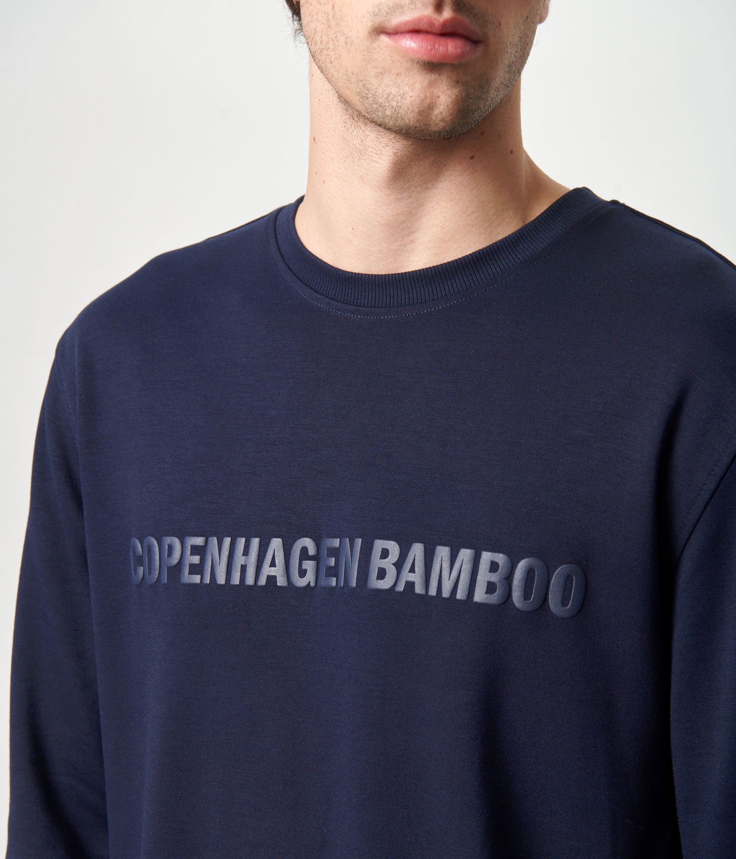 Navy bambus joggingsæt med logo    Copenhagen Bamboo